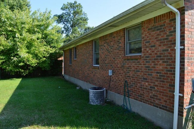 Building Photo - 3113 Rockaway Dr