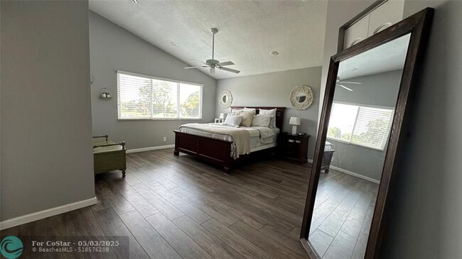 Building Photo - 6276 Via Palladium