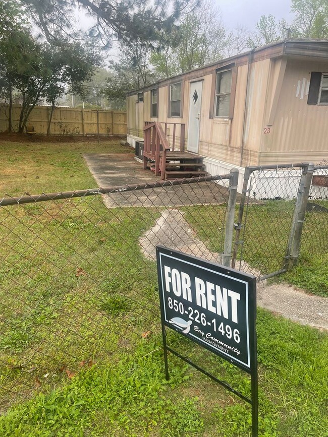 Primary Photo - 23 Green Acres Rd