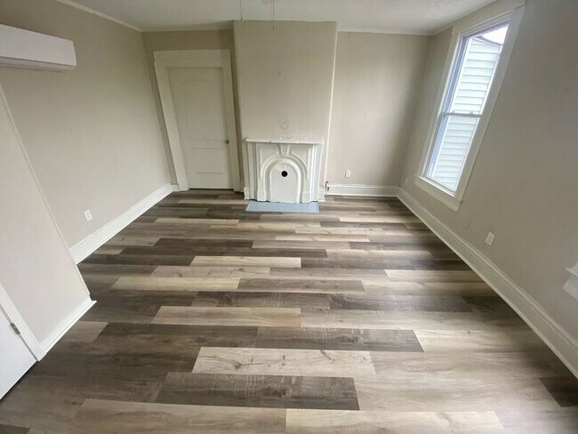 Building Photo - 2405 W Broadway