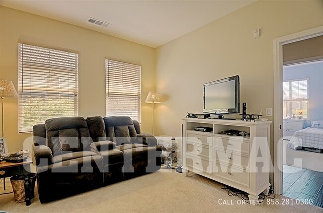 Building Photo - 10777 Canyon Grove Trail