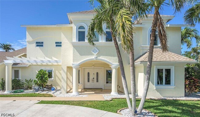 Building Photo - 5208 SW 8th Ct