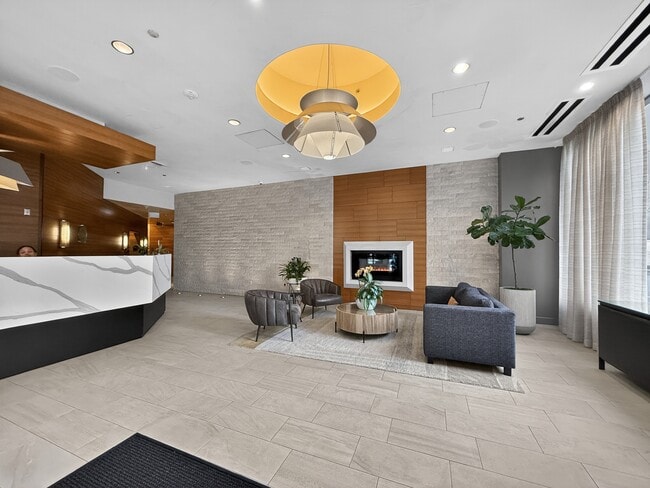 Building Photo - 737 Olive Wy