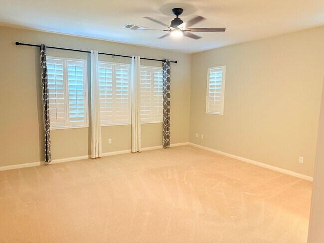 Building Photo - Single Story 4 Bedroom Solar home for rent