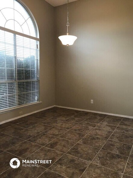 Building Photo - 219 N Waterford Oaks Dr