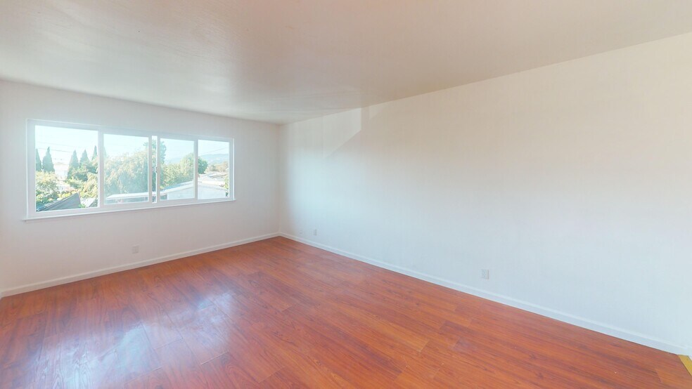 Building Photo - 1620 99th Ave