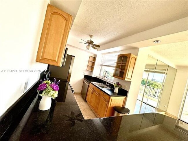 Building Photo - 1824 Brickell Ave