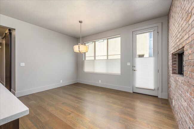 Building Photo - 2758 S Honeycomb Way