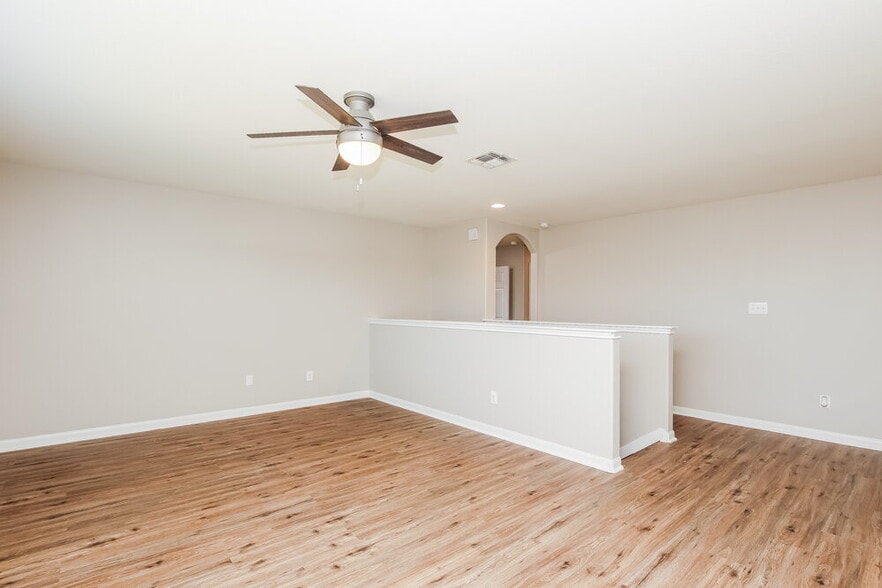 Building Photo - 420 Sapphire Ln