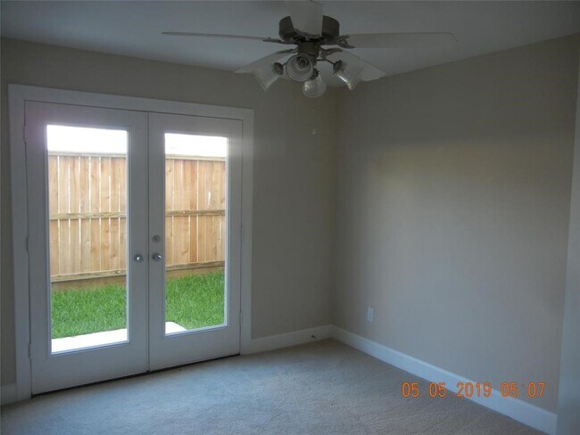 Building Photo - 8727 Bryam St