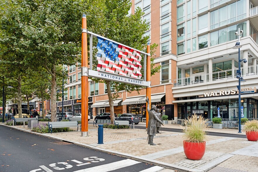 Building Photo - 145 Riverhaven Dr