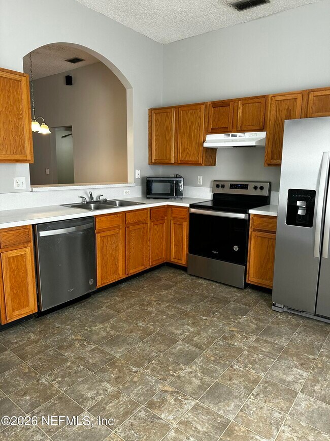 Building Photo - 2994 Mikris Dr E