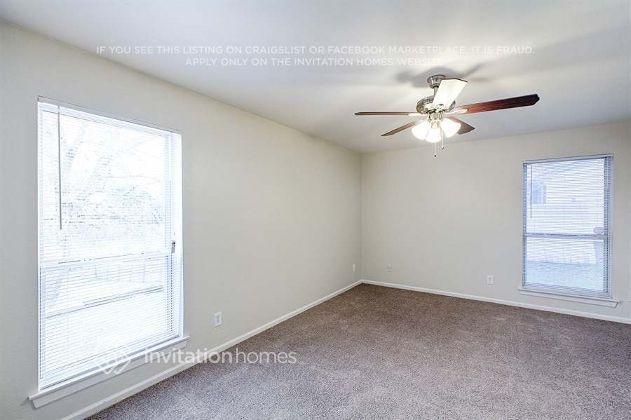 Building Photo - 2401 Forestmeadow Dr