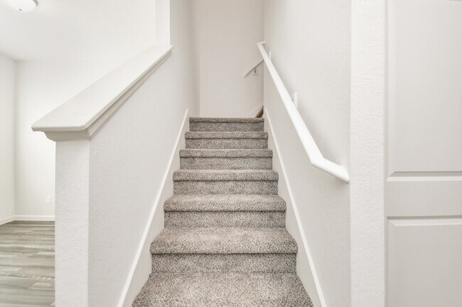 Building Photo - 7819 Royalwood Dr