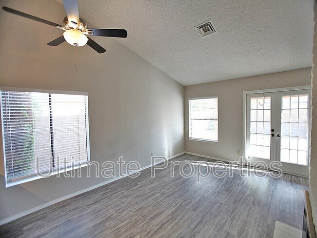 Building Photo - 7003 W Taro Ln