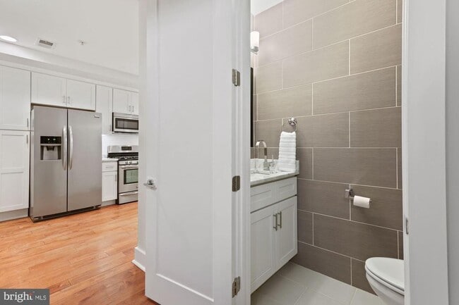 Building Photo - 2140 Wisconsin Ave NW