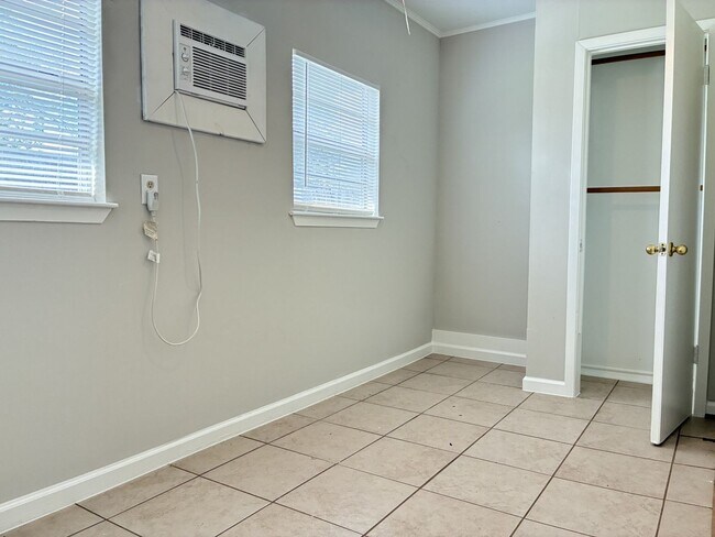 Building Photo - 4211 Autumn Meadow Dr