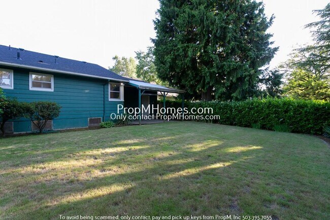 Building Photo - Spacious Mid-Century Three Bedroom Home In Woodstock!