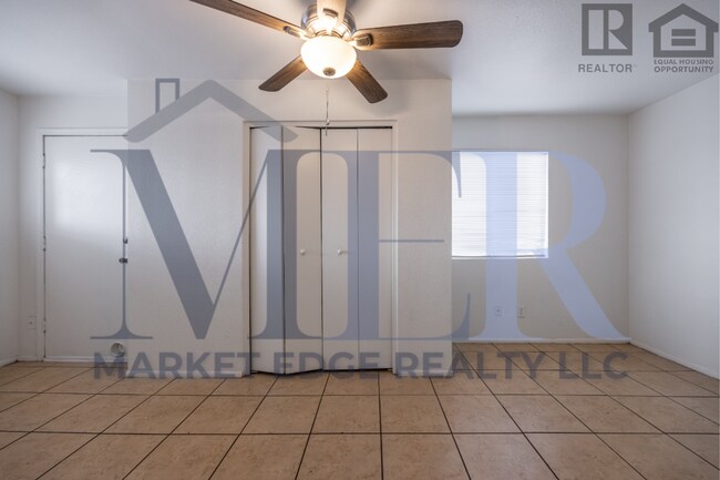 Building Photo - 5Bed/2Bath Home at 35th Ave/Cactus! Ready for Immediate Move-In! -- NO HOA!