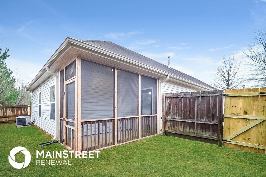 Building Photo - 5263 Promenade Dr
