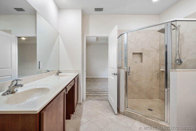 Building Photo - 48 NW Hawthorne Pl