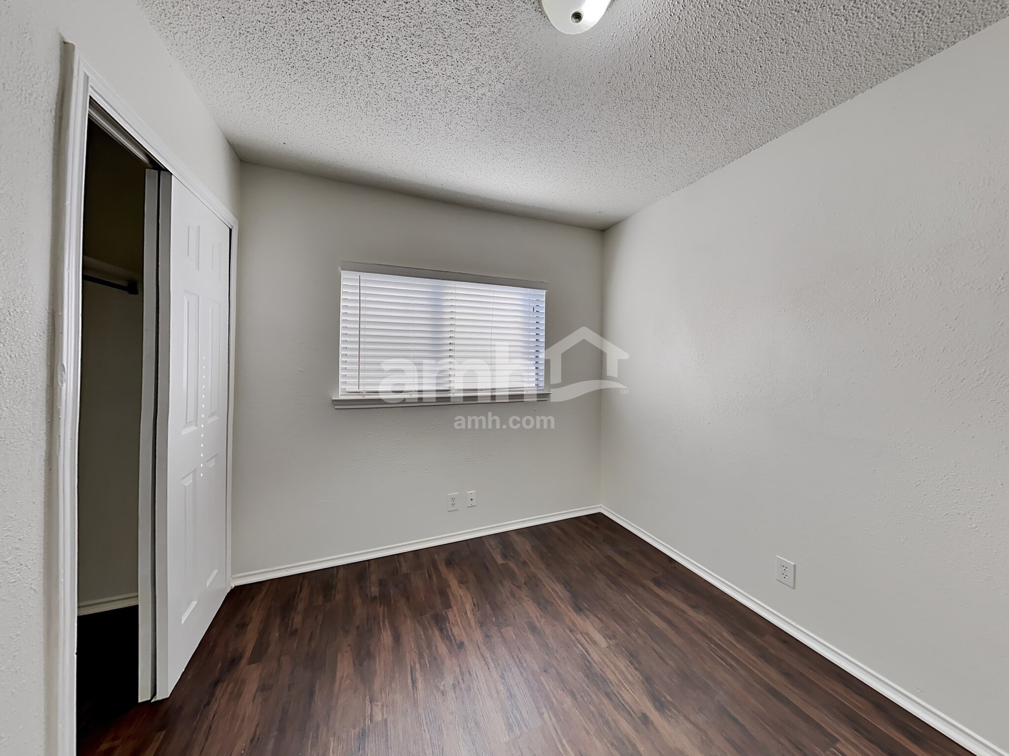 Building Photo - 33 Messenger Crk