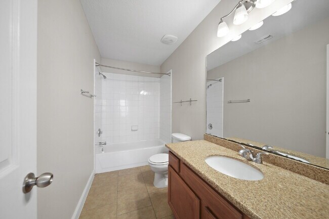Building Photo - Spacious 4-Bedroom Home in Winfield Lakes