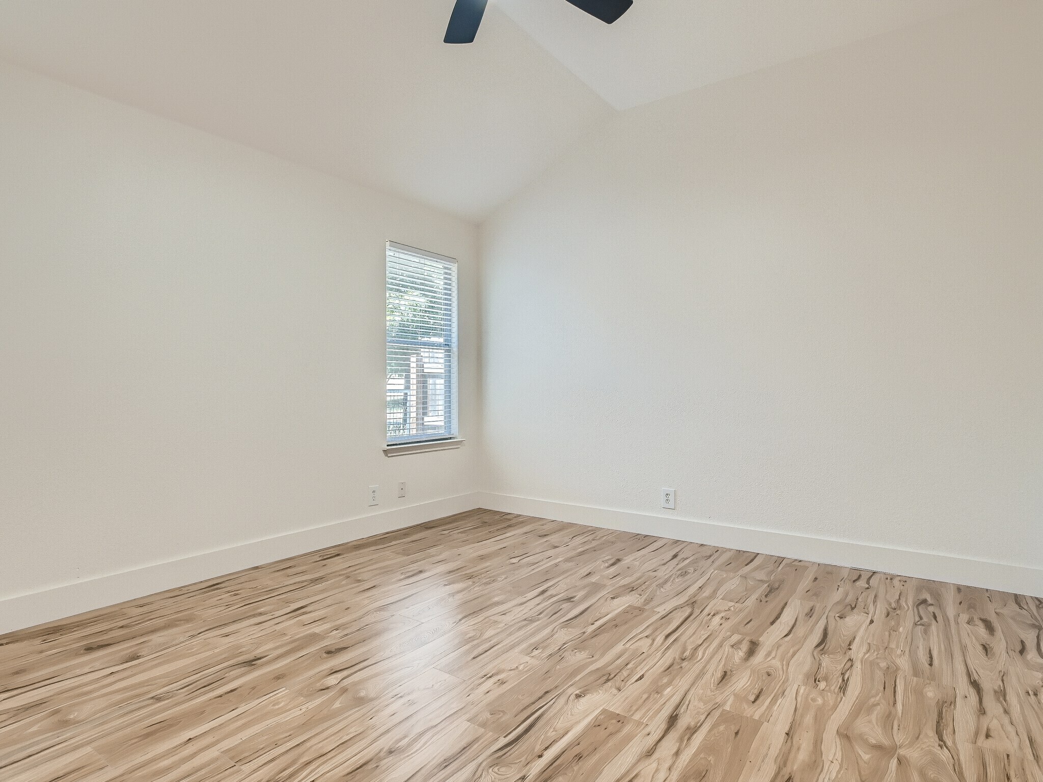 Building Photo - 116 Meadowside Dr