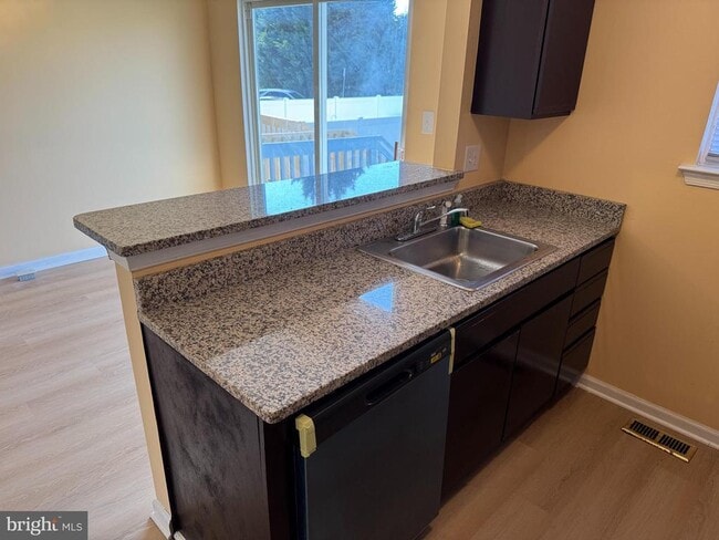 Building Photo - 132 Rosie Dr