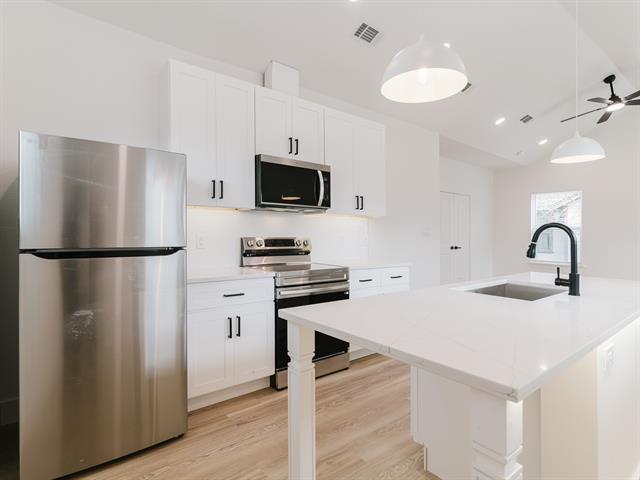 Building Photo - 1007 Strickland St