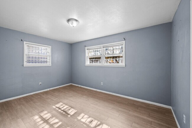 Building Photo - 3409 E 17th St