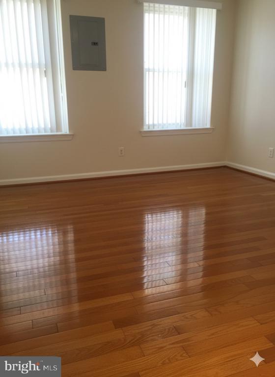 Building Photo - 420 W Ruscomb St