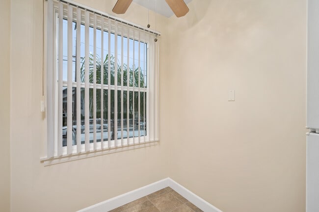 Building Photo - 4121 Halldale Ave