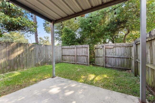 Building Photo - 620 Bienville St