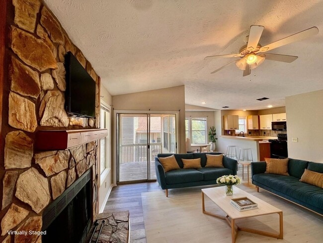 Building Photo - 1006 Wood Creek Dr