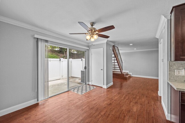 Building Photo - Beautiful Townhome in Mission Viejo