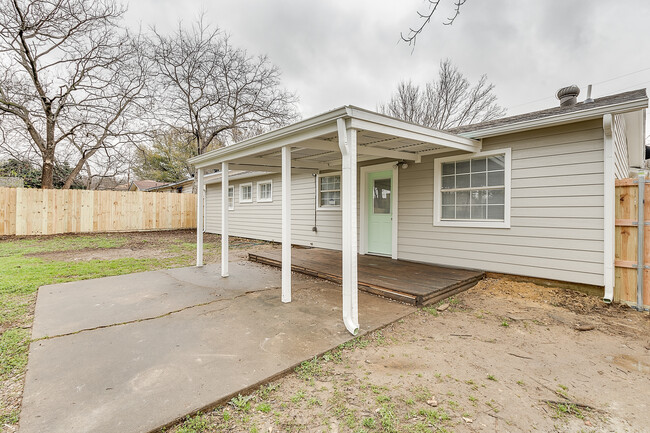 Building Photo - 701 Driftwood Trail