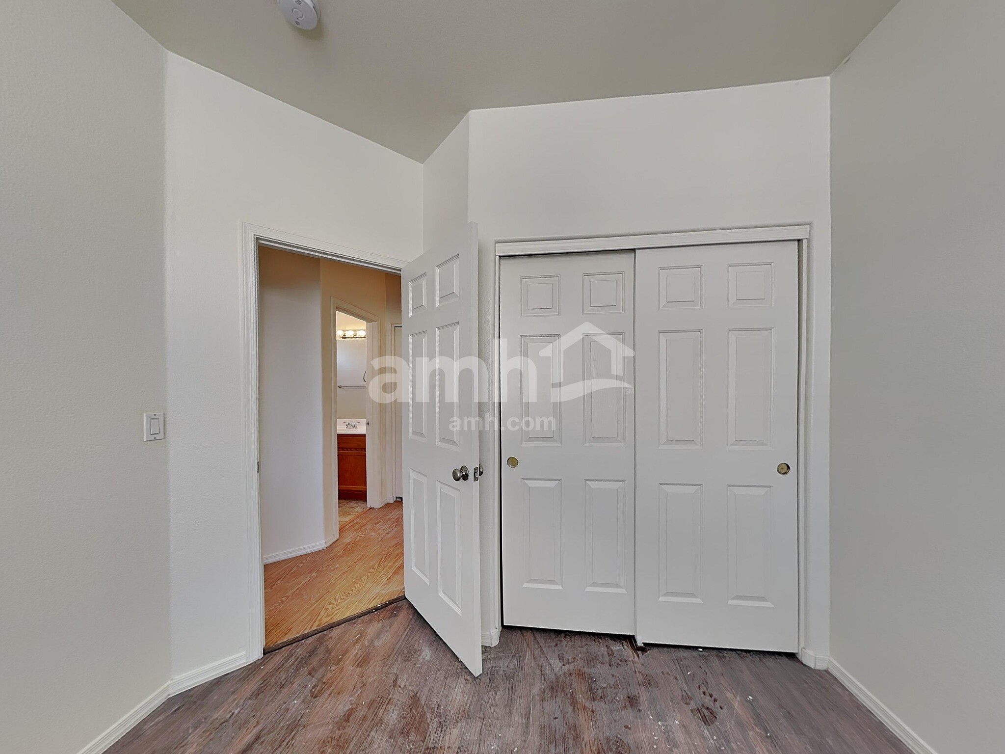 Building Photo - 8953 E Capri Ave