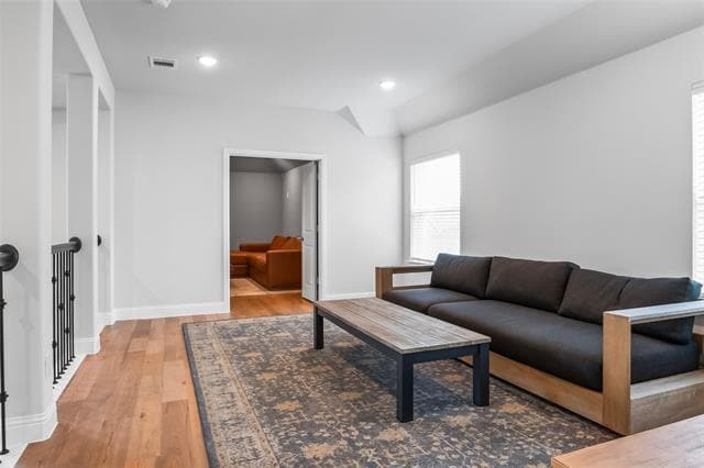 Building Photo - 6696 Albany Pk