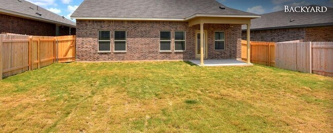 Building Photo - 533 Gabrielle Anne Dr