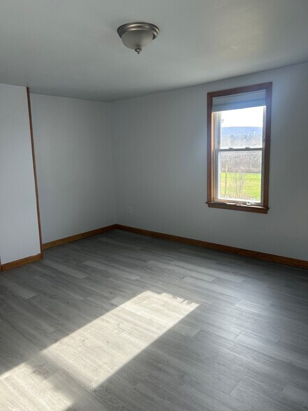 Building Photo - 63 Miner St