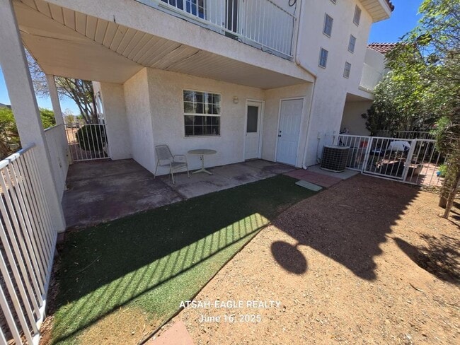 Building Photo - 1200 Glen Canyon Dr