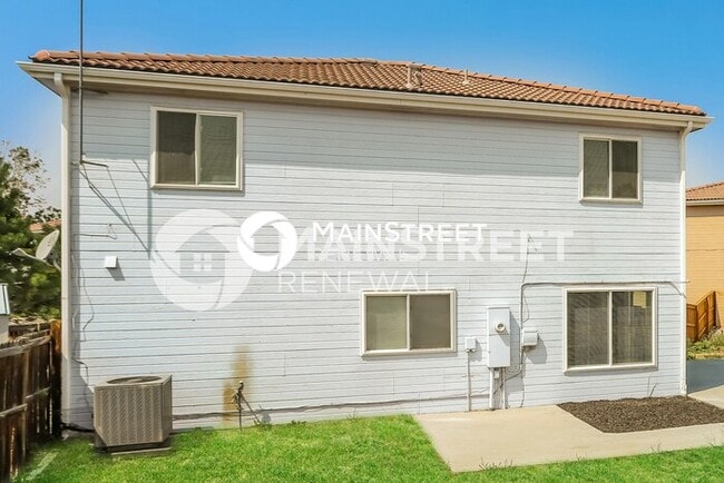 Building Photo - 4 Bedroom Pet-Friendly Home in DENVER, CO ...