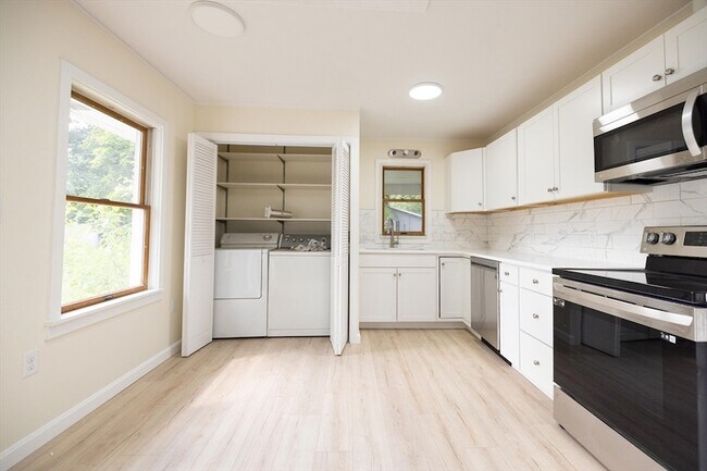 Building Photo - 26 Steven Rd