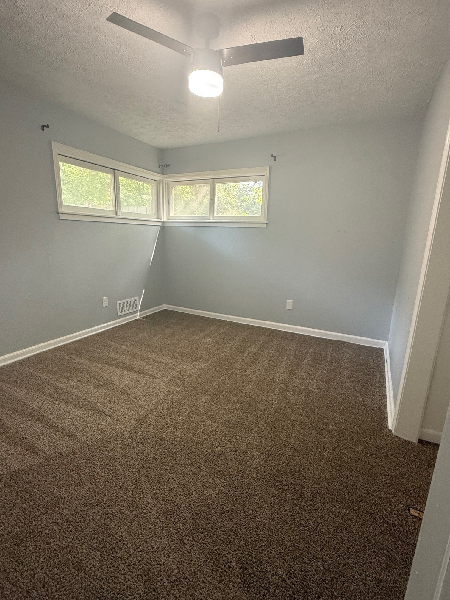 Bedroom 2 - 332 N Delaware Ave