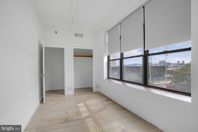 Building Photo - 301 Spring Garden St