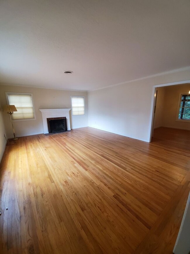 Building Photo - 1241 Perkins Way