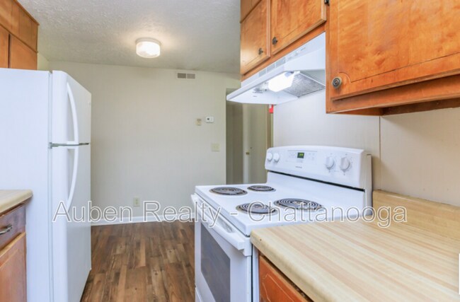 Building Photo - 112 S Ridge Dr
