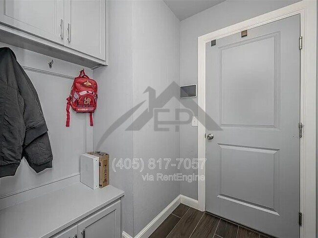 Building Photo - 15740 Caney Dr