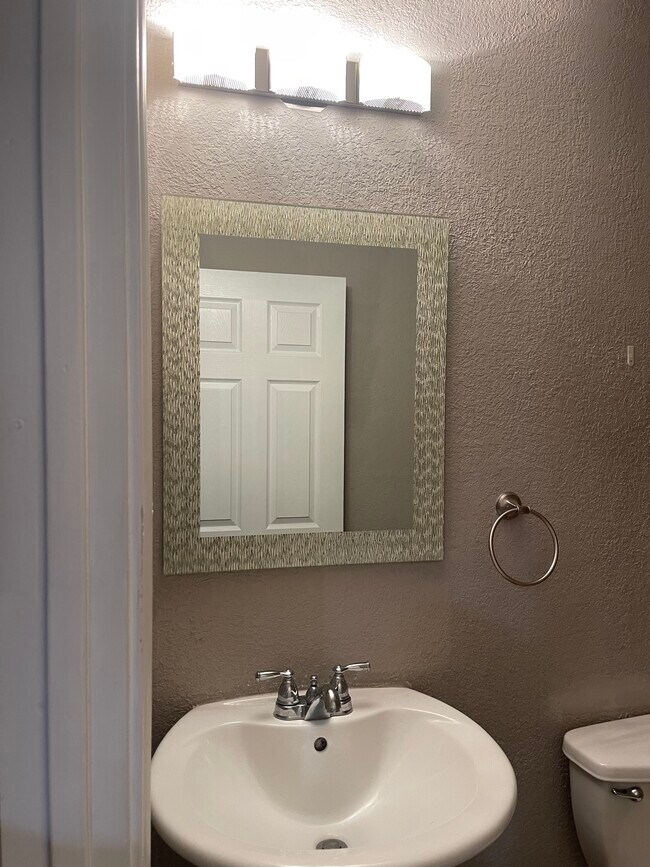 Building Photo - 4539 Guadalajara Dr